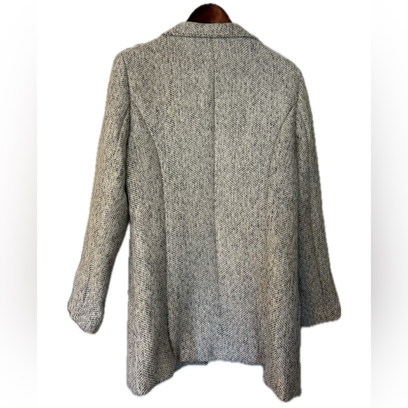 Women’s White and Black Woven texture Jacket. Size large. - Picture 6 of 7